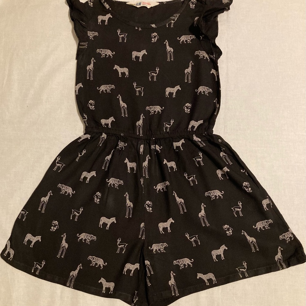 H&M Girls Black Safari Romper Size 4/5 Zoo Animals Vacation Resort Wear Giraffe